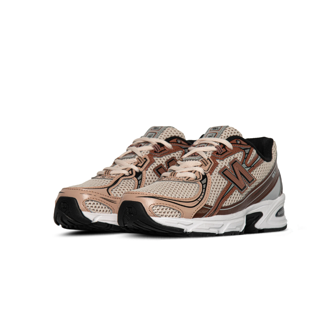 New Balance 9060 Triple Noir Brevet