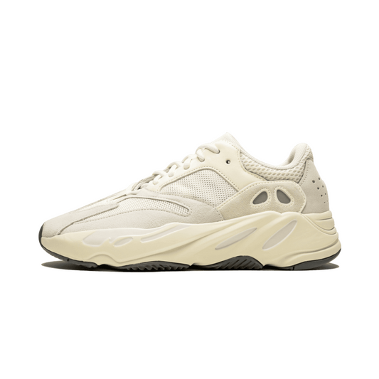 Yeezy Boost 700 V1 analogique